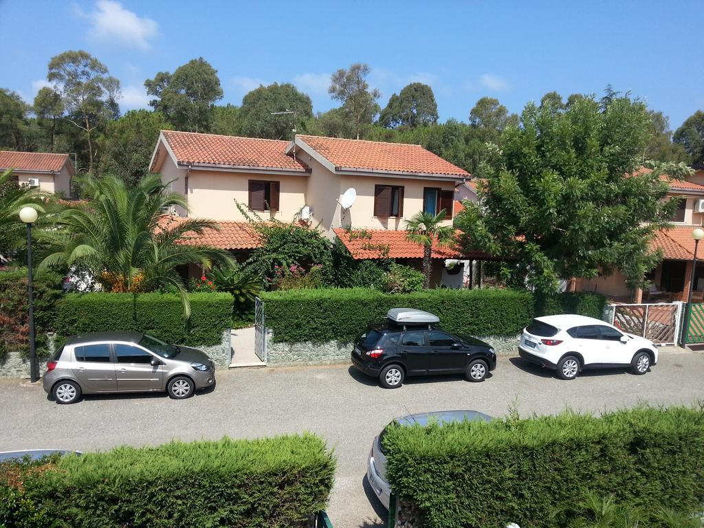 פיצו Le Ville Di Porto Ada מראה חיצוני תמונה